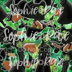 Peut inclure: Motif répété de sorcières de dessins animés avec des chapeaux et des capes noirs, la peau verte, tenant des livres et des balais. Le fond est un effet aquarelle vert avec des accents blancs. Le texte "Sophie Kay" et "Do No Copy" sont visibles.