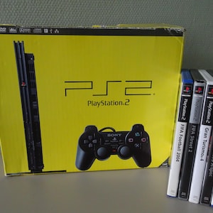 Gioco vintage Play Station 2 SLIM con scatola + 2 controller + cavi + manuali + 4 giochi di guida + scheda di memoria