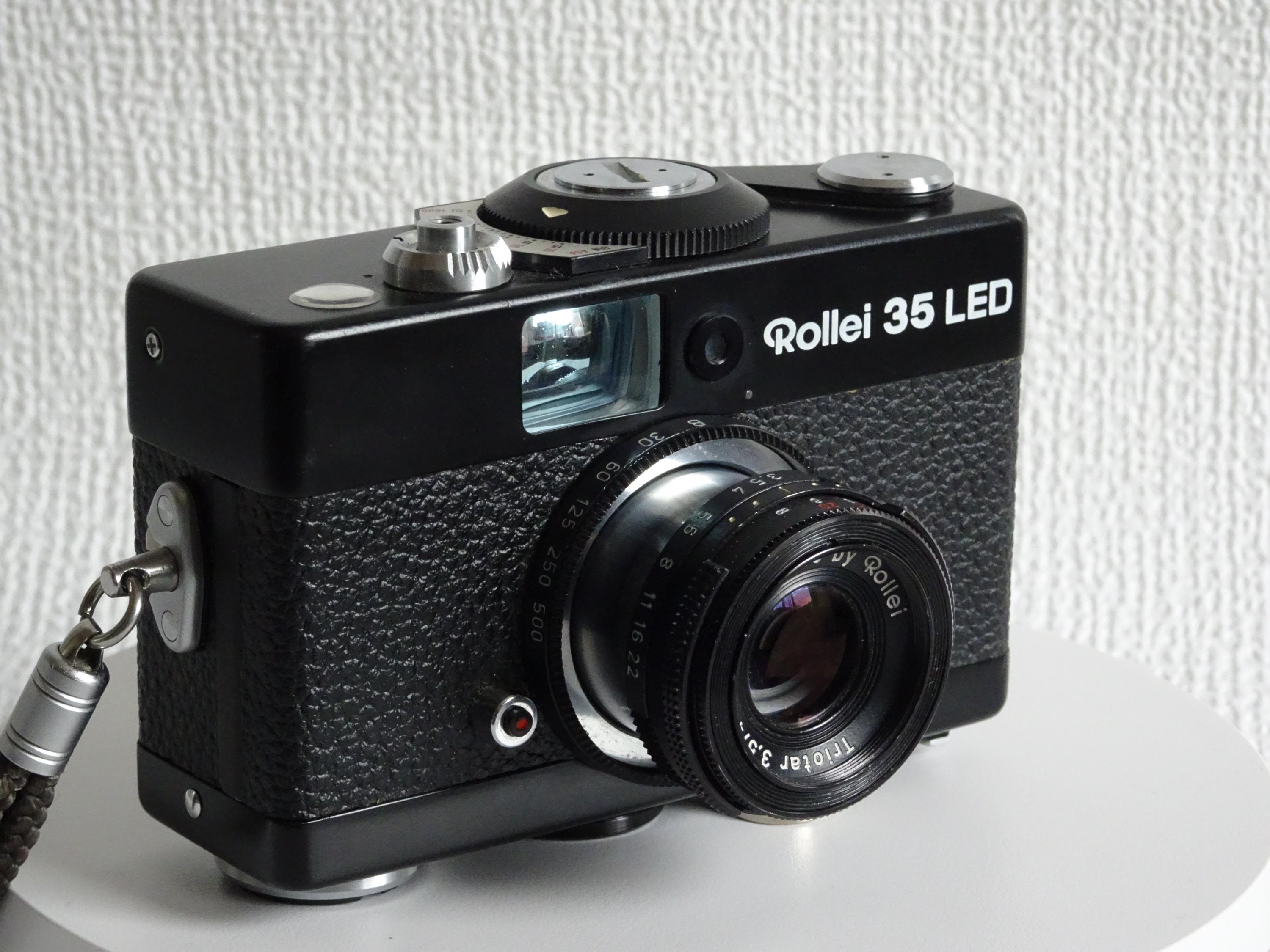 Vintage Analog Camera Rollei 35 LED Strap Case Good