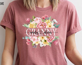 Camiseta personalizada para abuela, Camiseta a medida para abuela, Camiseta con el nombre de los nietos, Camiseta para el Día de la Madre, Camiseta de flores silvestres para abuela, Camiseta para abuela, Regalo para abuela