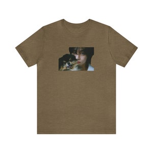 BTS V ペットTシャツ Yeontan V-min Kpop T Shirt, Taehyung Layouver Dog Shirt