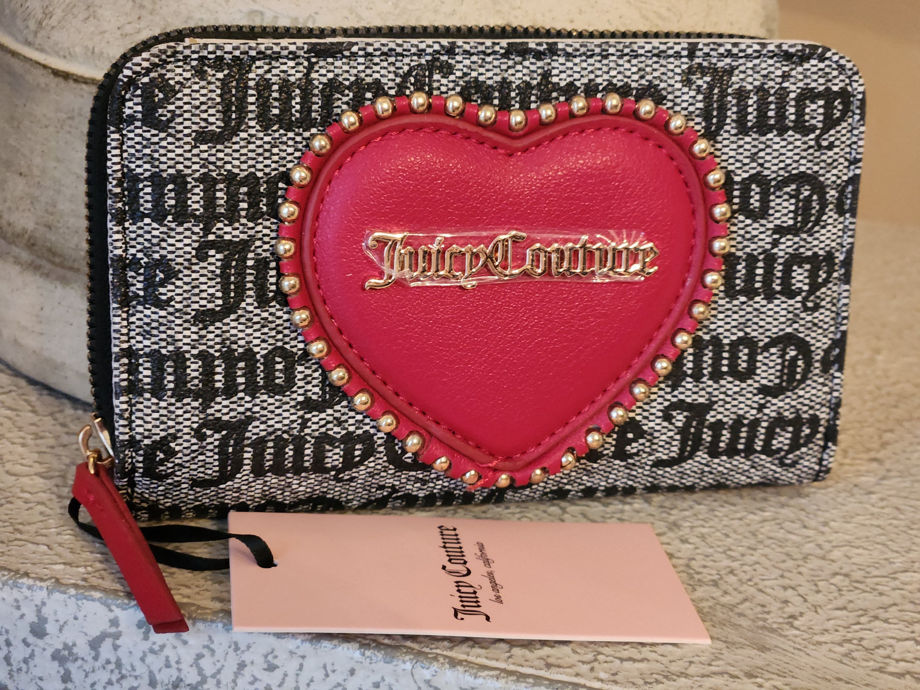 Juicy Couture Status Black and Beige Love Never Dies  display picture 3
