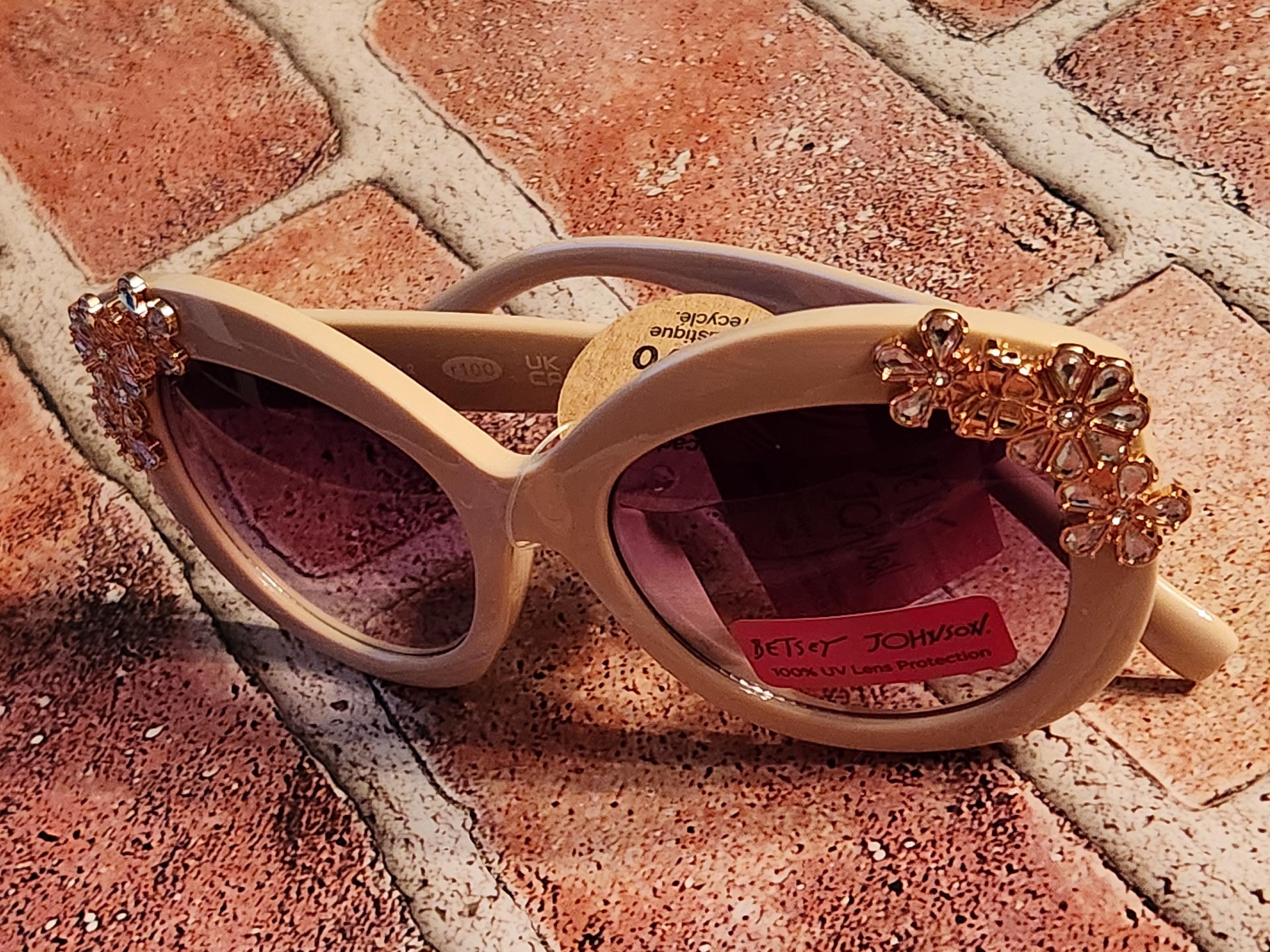 Betsey Johnson Tan Sunglasses Daisies Gold Tone Accent One  display picture 1