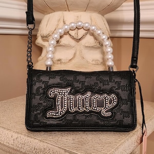 Juicy Couture string of pearls wos crossbody bag liquorice nior black fancy purse with faux pedal handle and sparkle logo accent