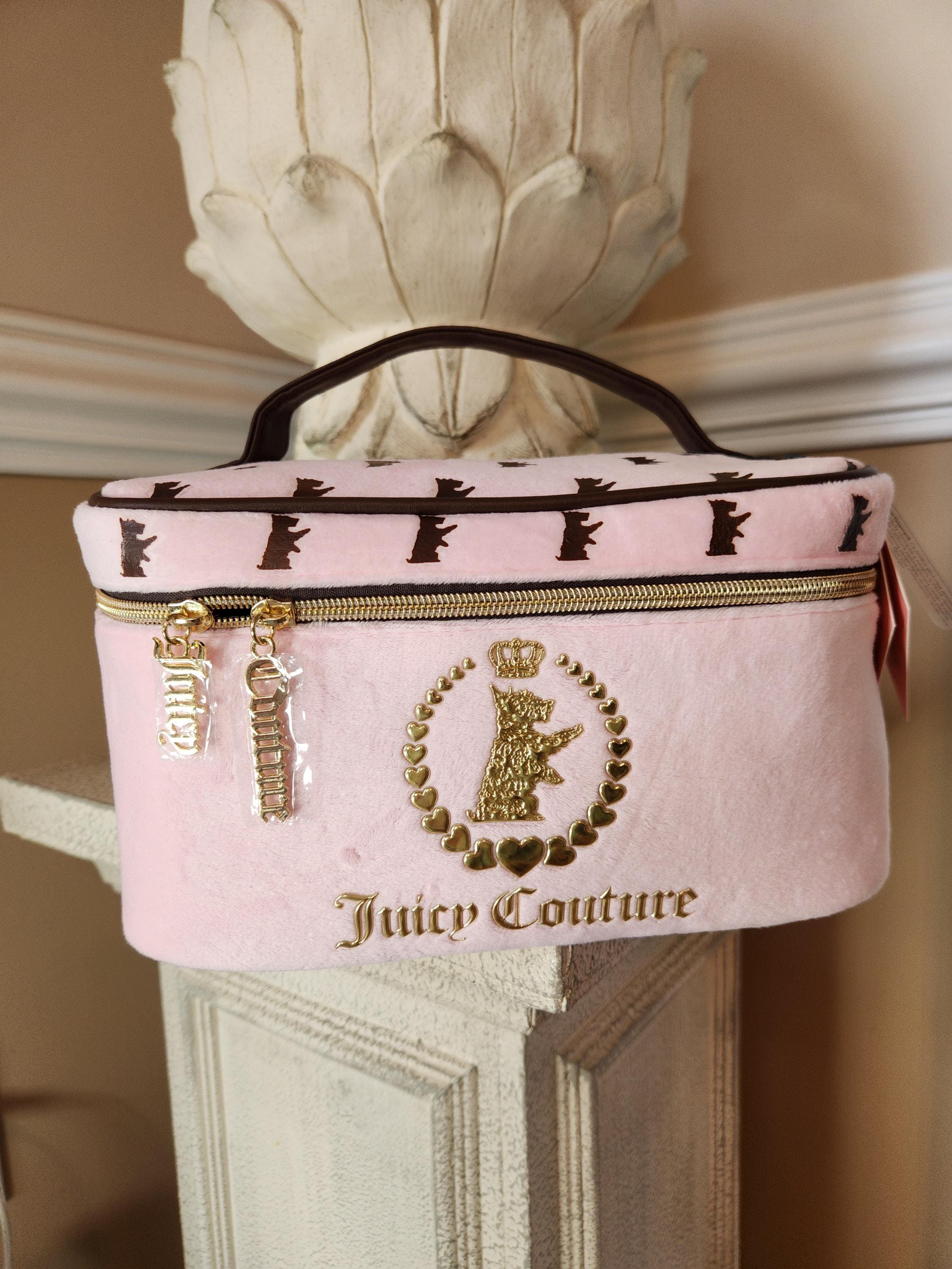Juicy Couture バニティバッグ ポーチ Makeup Bag Amazon.com: Juicy Couture Hot Pink Makeup Bag Cosmetics
