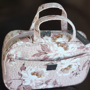 NEW GUESS WOMEN'S FURRINA Travel Tote Lugguage Bag Creme Fabric