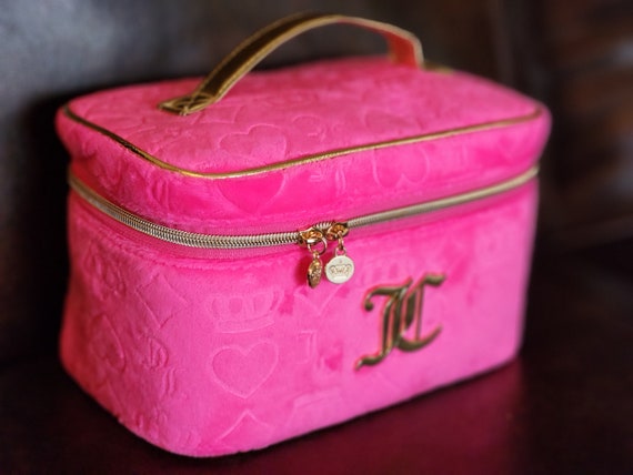 JUICY COUTURE ボストンバッグ Juicy Couture Cosmetic Travel Bag Hot Pink With Gold Tone Hardware