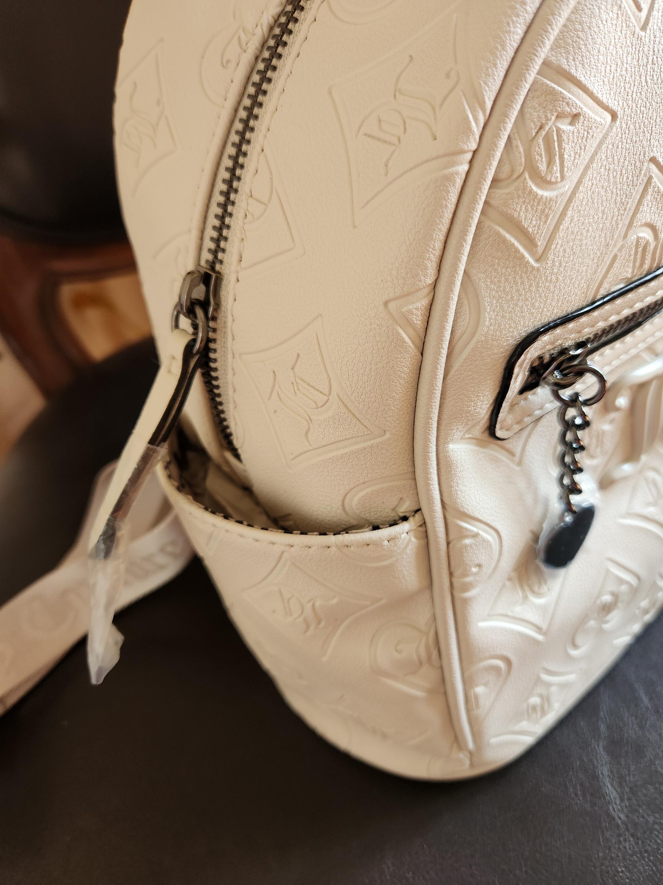 Juicy Couture Crystal Good Times Backpack Cream ( off White  display picture 2