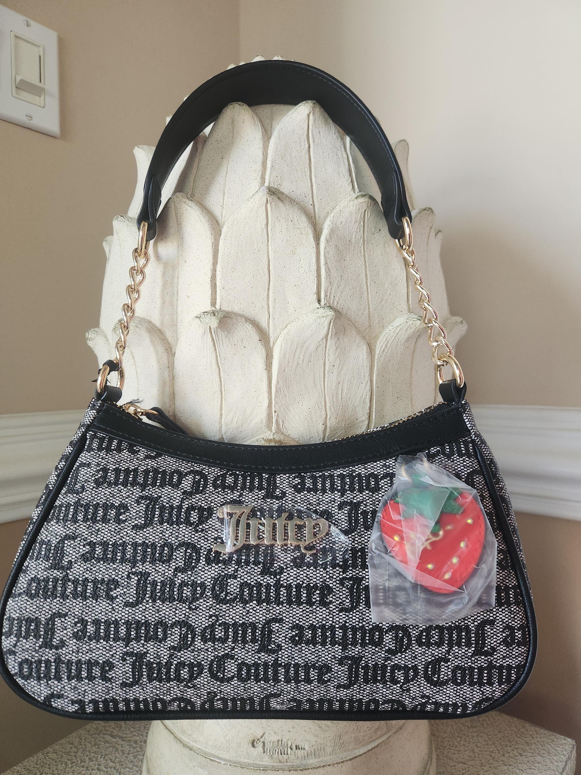 Juicy Couture チャーム付きチェーンミニバッグ クラッチバッグ JUICY COUTURE 3 PC Sequin Hobo Bag, Mini Wristlet & Mirror