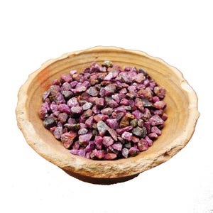AAA+ Quality Pink Ruby Raw Stone Powder, Pink Ruby Raw Chips, Healing Crystal Crushed Powder Clean for Woodworking, Raw Thick Powder