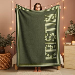 Custom Name Blanket, Personalized Retro Throw Blanket, Customized Blankets For Children's Birthdays/Holidays, Baby Name Plush Blanket bild 2
