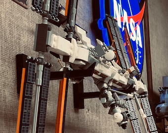 Uchwyty ścienne LEGO ISS!