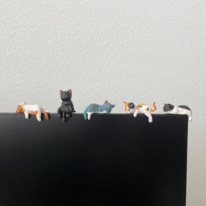 Chill Cats Mini Figurines 2.0 | Cute Toy | Laptop, Keyboard, Car, Monitor Decor | Cat Lovers | Kitty Ornaments