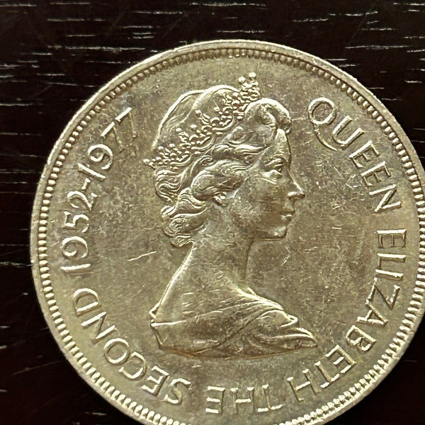 Vintage UK 25 pence, 1977 Bailiwick of Guernsey / Channel Islands, Silver Jubilee, Queen Elizabeth II coin