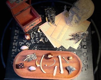 Knochen Wurf-Set w / Holz Aufbewahrungsbox, Informationskarten + Kaninchenfell Casting Matte-Knochen-Lese-Set-Hoodoo-Wahrsage-Set-Witchy Kuriositäten