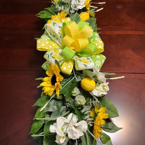 Sunflower table runner, Summer table arrangement, Sunflower and Lemons centerpiece