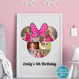 Peut inclure: Un cadre blanc avec une silhouette de tête de Minnie Mouse rose et blanche. La silhouette est composée de six photos d'une jeune fille. Le texte "Emily's 4th Birthday" est sous la silhouette. Le texte "DIGITAL DOWNLOAD FILE" est dans une boîte bleue en bas à droite de l'image.