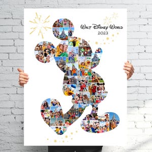Può includere: Un poster bianco con una silhouette di Topolino realizzata con foto. Le foto sono di persone e luoghi a Walt Disney World. Il testo "Walt Disney World 2023" è in cima al poster.