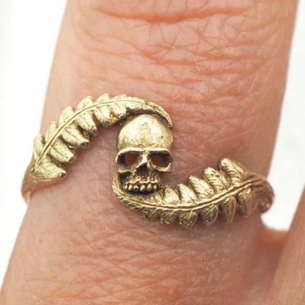 Gothic Laurel Wreath Skull Ring, Crown of Leaves, Greek Style Skull Jewelry, Apollo, Leaf Crown Silver Men's Ring, Birthday Gift, brass ring