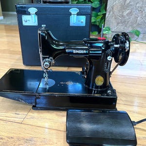 Vintage 1948 Singer Featherweight Sewing Machine with Case & Foot Pedal