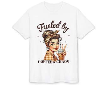 Fueled by Coffee and Chaos T-shirt - Messy Bun Mom graphic T-shirt met luipaardprint