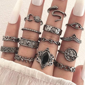 Gothic Adjustable Ring Set for Women, Vintage Silver Stackable Rings, Snake Eye Black Stone Jewelry