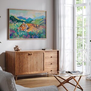 Estampado de tigre durmiendo, estampado de vida silvestre, arte colorido, decoración de la jungla, póster de animales, arte mural de la naturaleza, estampado vibrante, vida silvestre moderna imagen 3