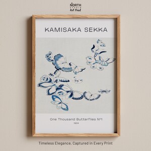 Stampa di farfalle, stampa di Kamisaka Sekka, opera d'arte giapponese di farfalle, disegno di insetti bianco indaco, stampa vintage minimalista del 1904, stampa naturalistica