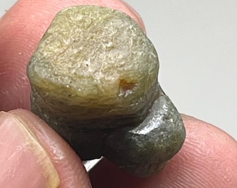Natural Green Sapphire Raw Rare Golden Sheen Sapphire Raw Green Sapphire Specimen Raw Sapphire Healing Crystal For collection