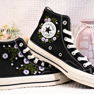 Unique Gifts/Wedding Shoes/Converse Wedding/Personalized Wedding/Strawberry Converse/Bride Converse/Converse Embroidery/Converse High Top