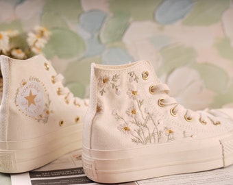 Converse Flower/Embroidered Shoes/Embroidered Memento/Gifts For Sister/Gifts For Him/Custom Shoes/Converse Embroidery/Converse High Top