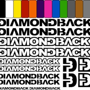 以下が含まれることがあります： 「Diamondback」という単語が太字の白いフォントで書かれた、黒いビニール製のステッカー10枚セット。ステッカーは、黒、白、黄、赤、オレンジ、紫、青、グレー、茶色、ピンクなど、さまざまな色からお選びいただけます。