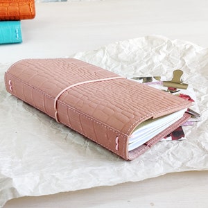 Pink croc leather planner Personal size, TN, Travelers notebook personal agenda genuine leather, Monthly weekly calendar refillable