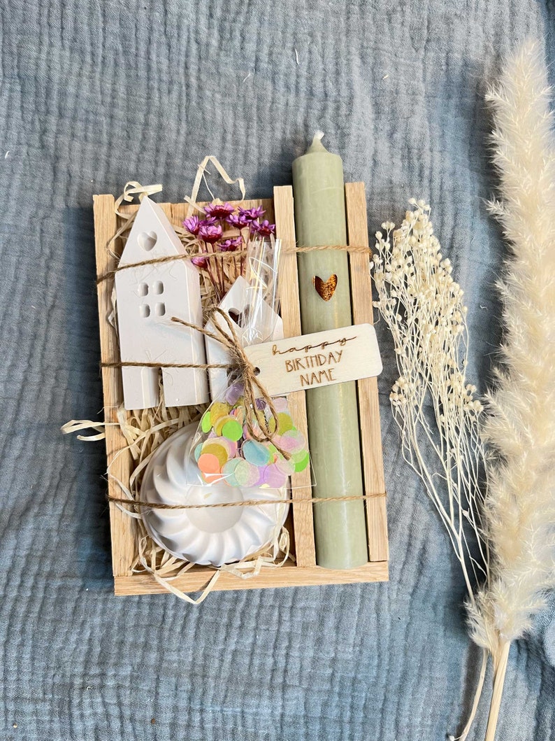 Geschenkset zum Geburtstag Raysin, Raysinhäuser Lichterhäuser Kerzen Skandi Deko Geschenkbox Freundin Häuschen Kerzenhalter personalisiert(Holz)