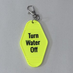 Retro Motel Keychain - Personalized 3D Printed Key Tag with UV Print Options - Custom Colors and Bulk Packs - 30+ Color Options imagen 8