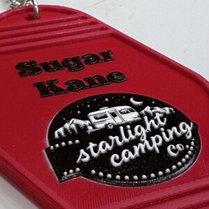 Retro Motel Keychain - Personalized 3D Printed Key Tag with UV Print Options - Custom Colors and Bulk Packs - 30+ Color Options imagen 3