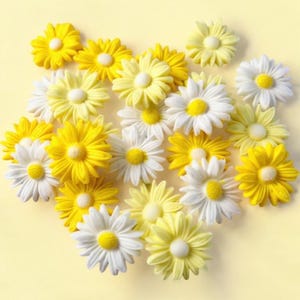 Medium White Daisies - 180 Count Edible Decorations