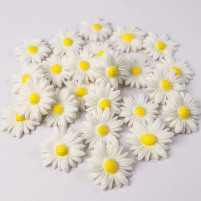 Edible White Daisies Fondant Sugarpaste Flowers Cupcake Toppers Cake Decorations , Large, small, mixed 24 Small
