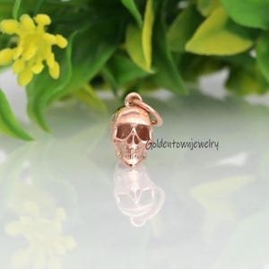 14K Yellow Gold Skull Pendant, 14k Gold Human Skull, 14k Memento Mori pendant, Gold Skull Pendant, Gold Skull Jewelry, Gold Skull Pendant