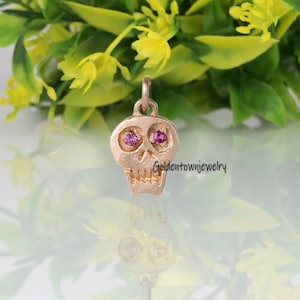 14K Yellow Gold Skull Pendant, 14k Gold Human Skull, 14k Memento Mori pendant, Gold Skull Pendant, Gold Skull Jewelry, Gold Skull Pendant