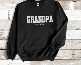 Grandpa EST 2020 Sweatshirt, Gift for Grandpa, Grandpa Shirt, Grandpa Gift, New Grandpa Gift, Papa Gift, Father's Day Gift, Pregnancy Reveal
