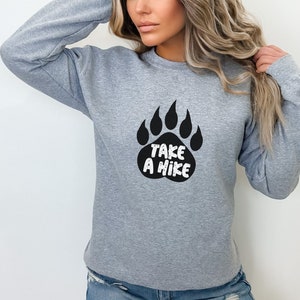 Take A Hike Sweatshirt, Hiking Sweatshirt, Outdoors Sweatshirt, Hiking Shirt, Outdoors Shirt, Adventure Shirt, Camping Shirt, Nature Shirt imagem 5