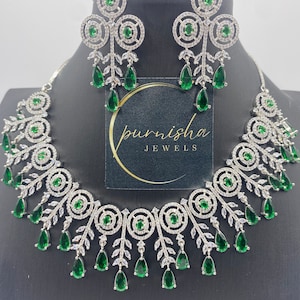 Collana con zirconi cubici verde smeraldo: AD Jewelry