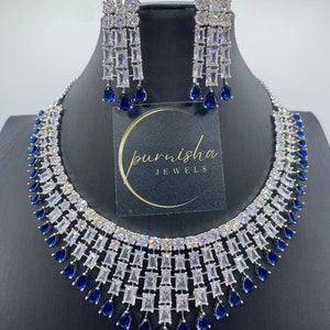 Collier ras de cou et boucles d&#39;oreilles diamant bleu royal américain : Bijoux indiens