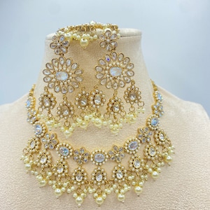 White Pearl Kundan Bridal Necklace: Pakistani Indian Jewelry