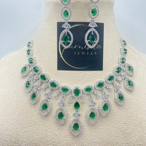 Collana con diamanti CZ verde smeraldo: gioielli da sposa indiani