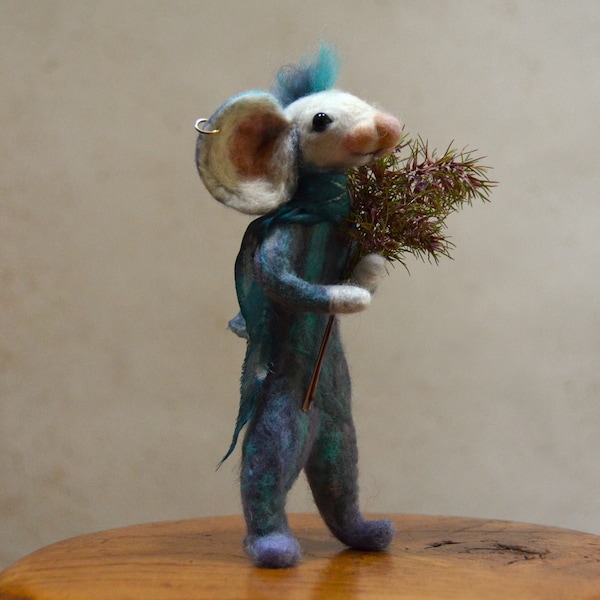 Rat laine feutrée à l'aiguille Rat miniature Sculpture en feutre de laine Rat cadeau original Rat grandes oreilles figurine Rat punk rock