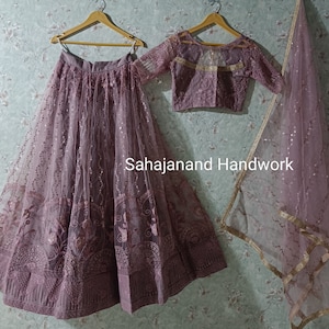 Rose poussiéreux Lehenga choli pour femmes indiennes Designer Wedding Wear Net Chaniya choli pour filles Broderie Work party wear fonction wear lehenga