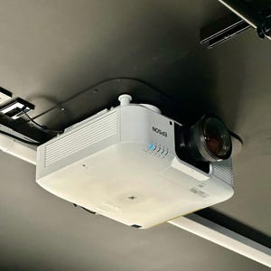 Zero Clearance Projector Ceiling Mount Golf Simulator