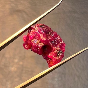 natural Ruby gemstone rough 14.70CT 22X11MM Size good quality rough